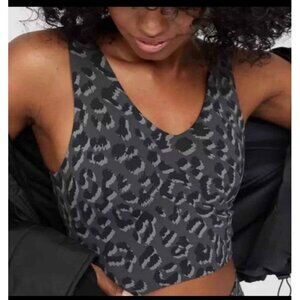 OFFLINE By Aerie Leopard Jacquard Longline Sports Bra Size Medium